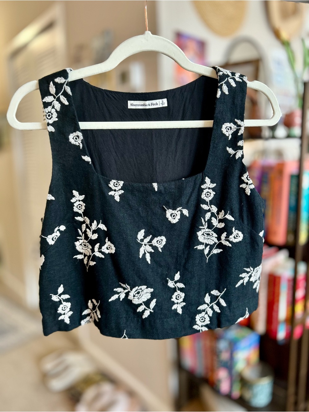 Abercrombie & Fitch Black Cropped Tank with White Floral Embroidery